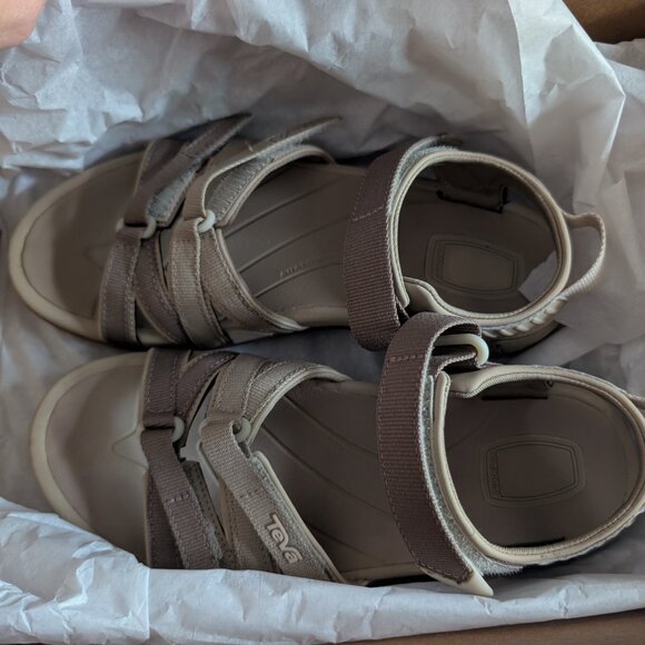 TEVA Women's Sandals Sz 6.5 BRAND NEW - Picture 2 of 7
